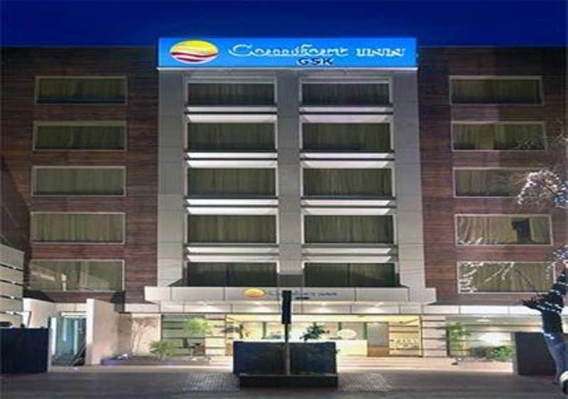 Comfort Inn Gsk Amritsar Bagian luar foto